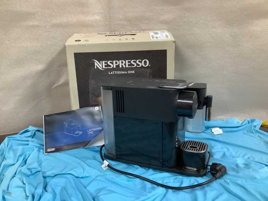 DeLonghi Nespresso Lattissima One Ekspres do kawy