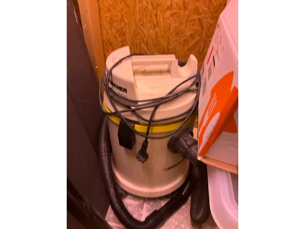 Aspirateur K RCHER 2001