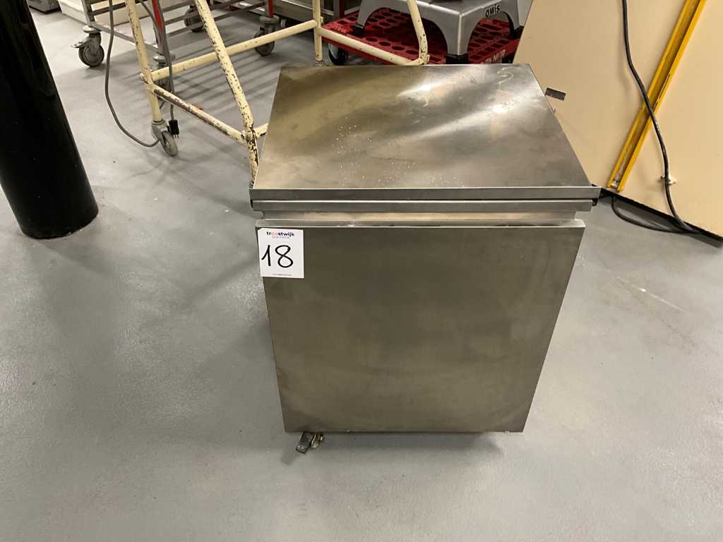 Flour trolley with lid