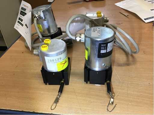 Lots of draw-wire sensors