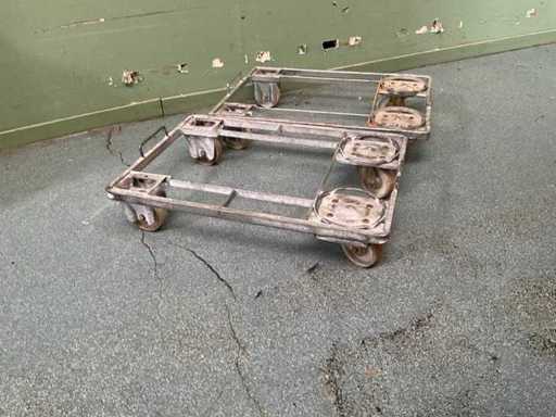 Crate trolleys (2x)