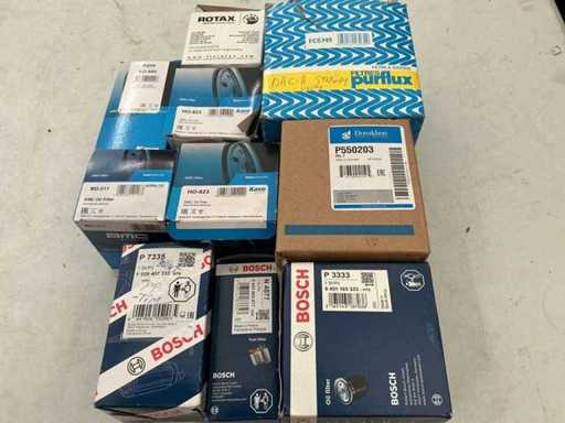 Lotti vari inclusi filtri olio per auto