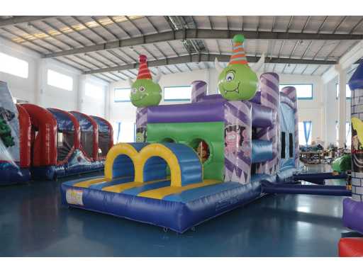 Hüpfburg "Hindernisparcours"