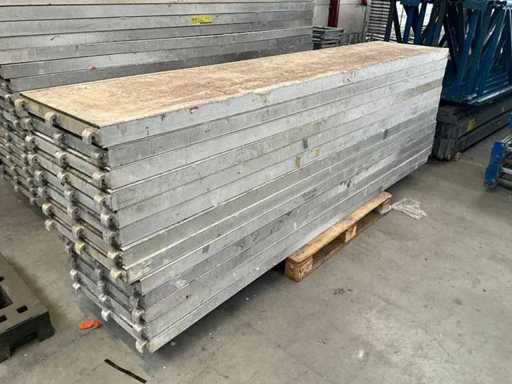 Gangway for construction scaffolding (36x)