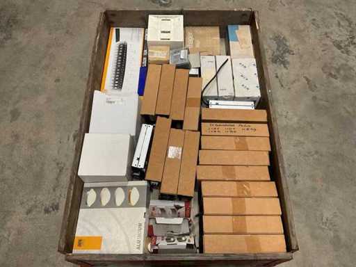 Un lot de material de instalare