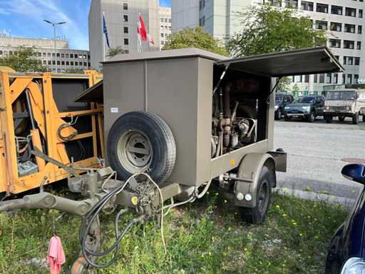 1981 Remorc? cu set de ma?ini Hizinger cu grup electrogen de urgen?? de 50KVA