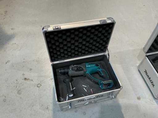 Młot rotacyjny Makita DHR202 z 2021 roku