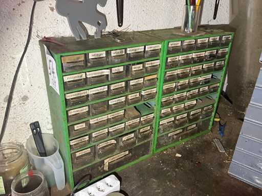 Assortimentscontainer met diversen (2x)