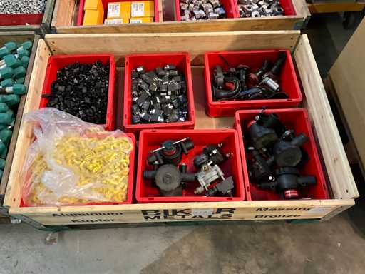 Baureihe von Teilen und Befestigungselementen