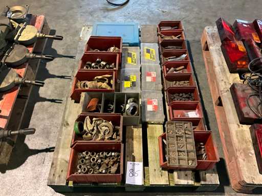 Spieën + paspennen en diverse grijpvoorraad