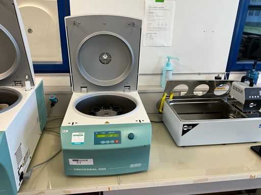HETTICH UNIVERSAL 320 Centrifuge