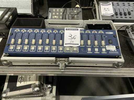 Table de mélange de lumière Showtec (3x)