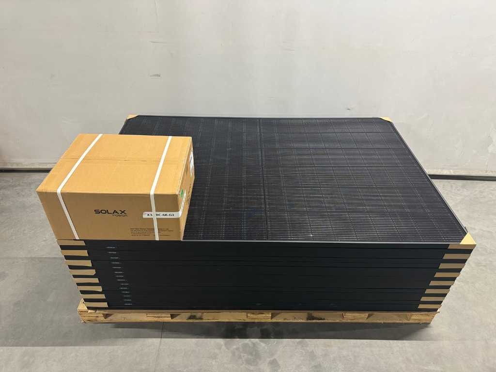 Set aus 16 komplett schwarzen Solarmodulen (420 Wp) mit Solax 6.0 Wechselrichter (3-phasig)