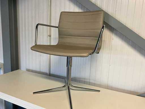 Sedia per conferenze in pelle Diemme Swivel