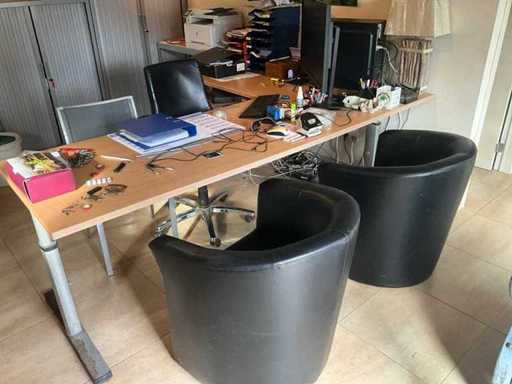 Divers kantoormeubilair