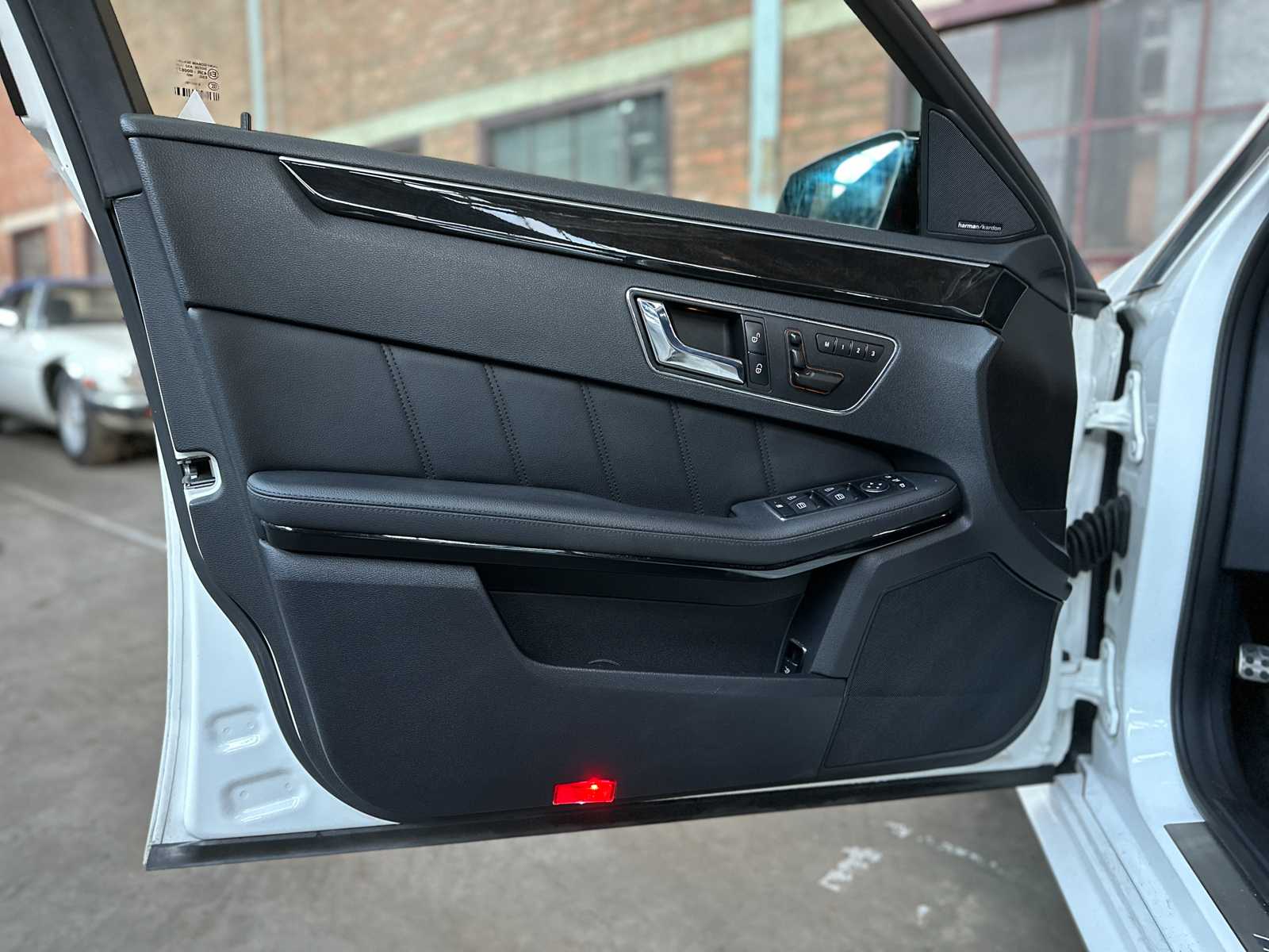 Mercedes-Benz E63 AMG 6.3 V8 -CARBON- 525pk 2010 (Origineel-NL) E-Klasse, 47-LKB-6