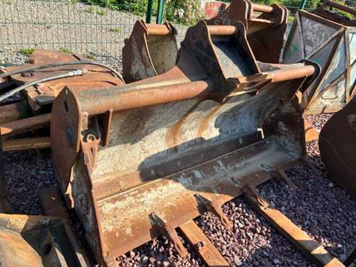 Găleți (2x) / Furculiță / Găleată tip clamshell / (Total 4x)