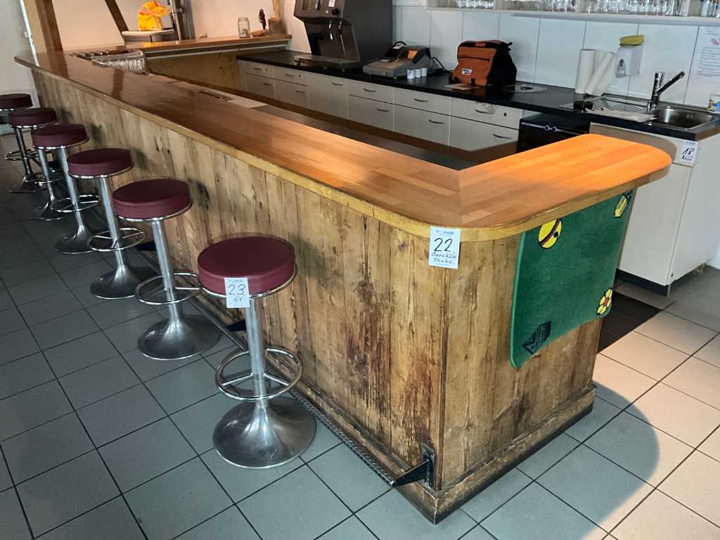 Bar with refrigerated counter and refrigerated ompressor