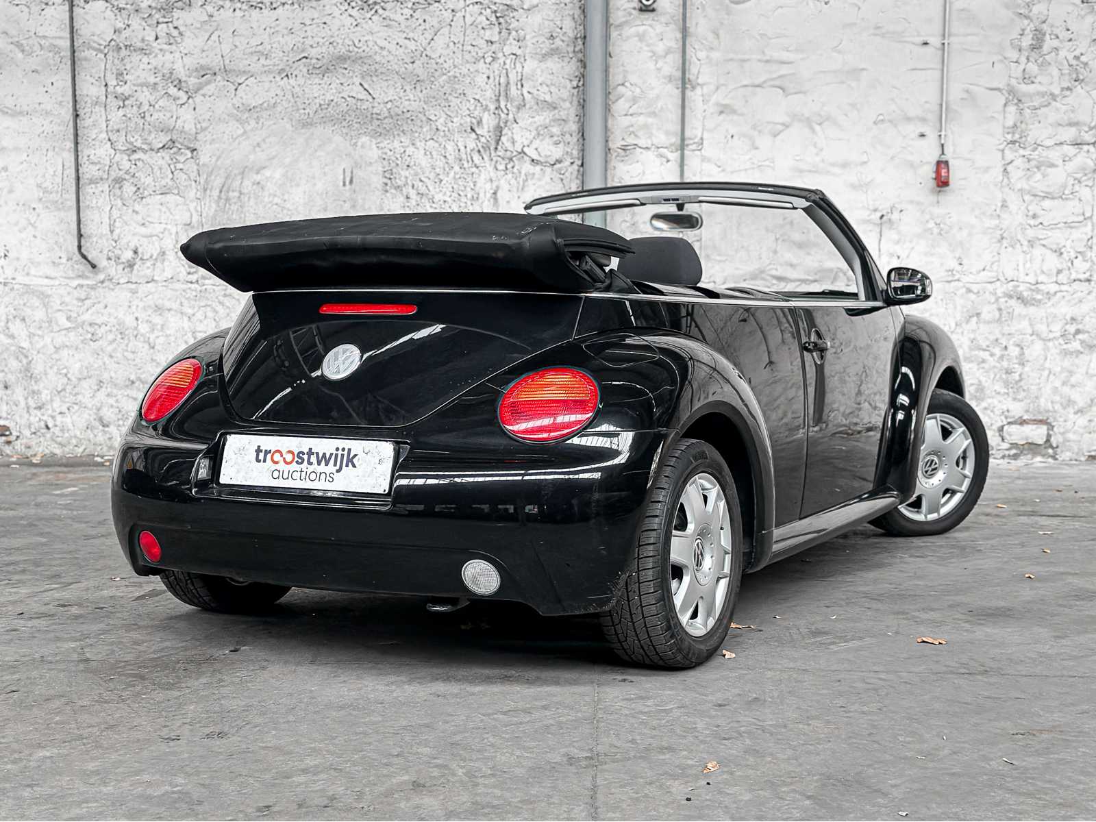 Volkswagen New Beetle Cabriolet 1.4 Turijn 75pk 2003, TH-271-J