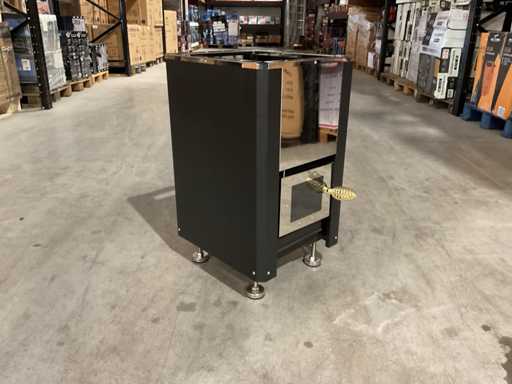 Sauna z piecem opalanym drewnem