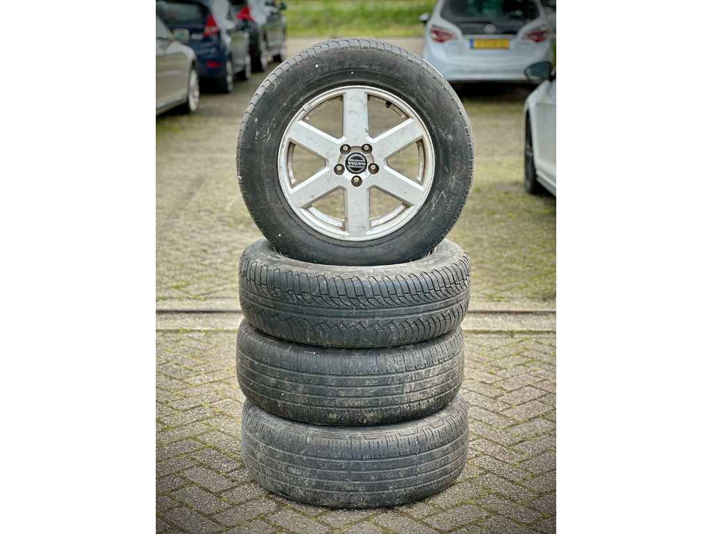 Volvo Michelin 4x4 Diamaris Wheel Set