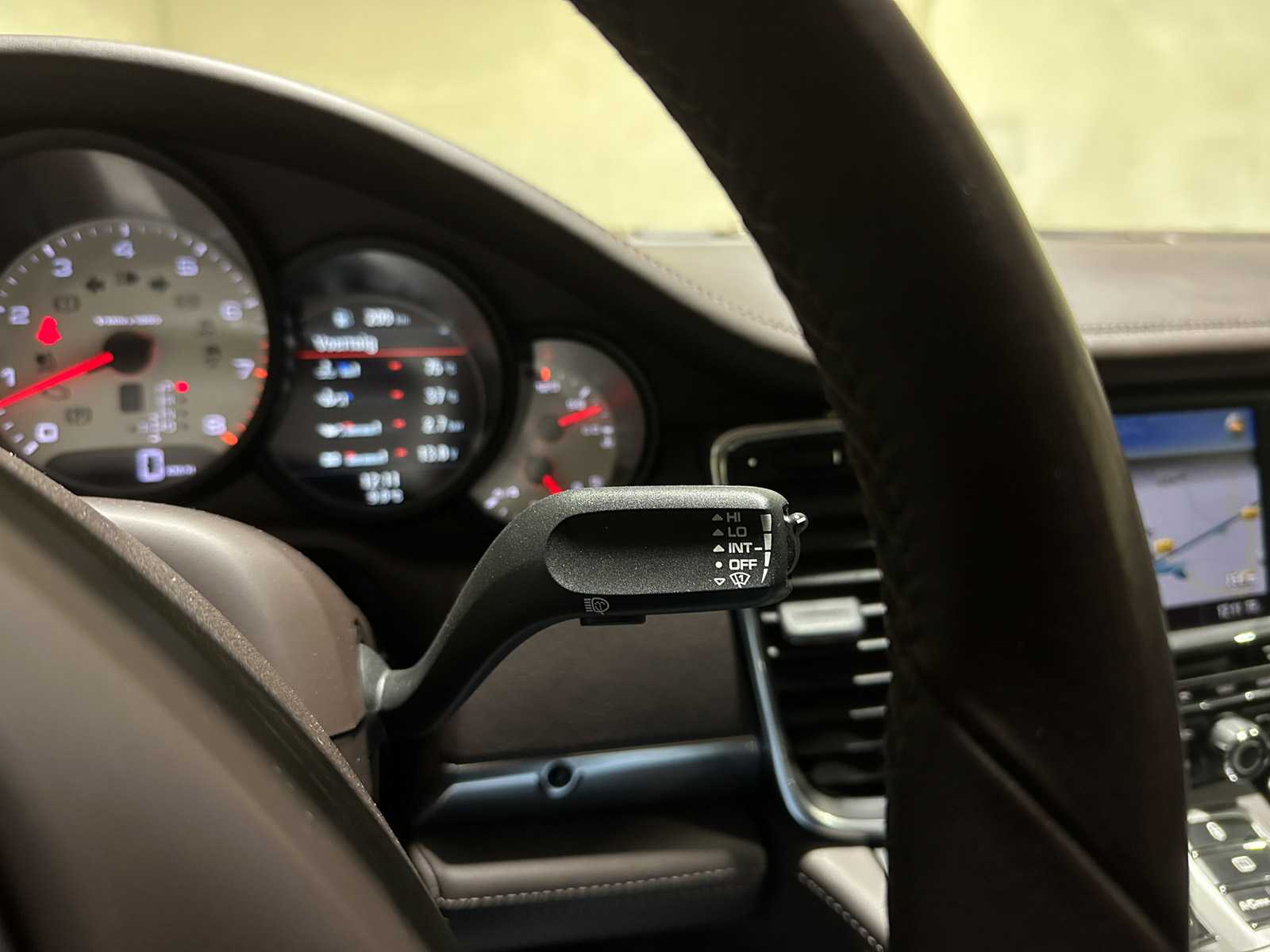 Porsche Panamera 3.6 V6 4WD 300pk 2012, G-397-TZ