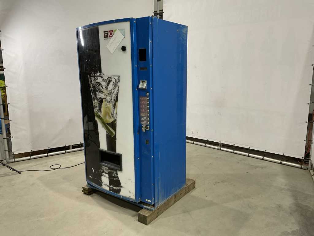 Automat z napojami Vendo 254