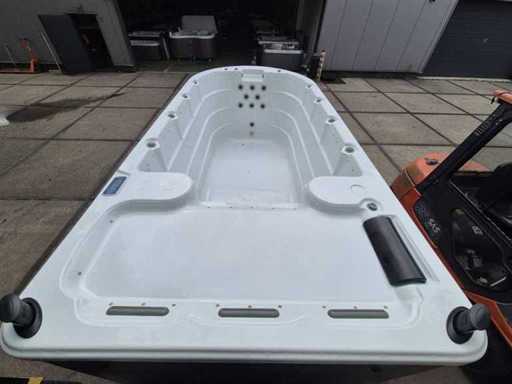 Eaware Zwemspa 10 persoons Jacuzzi en buitenspa