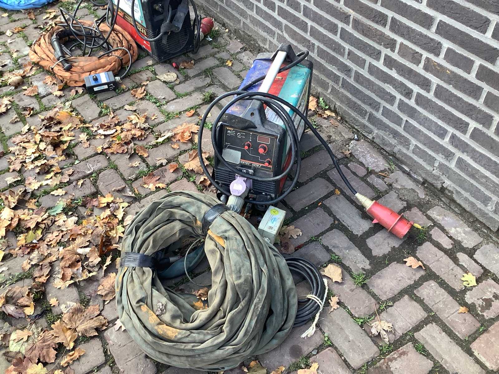 Lincoln invertec v270-t welding machines