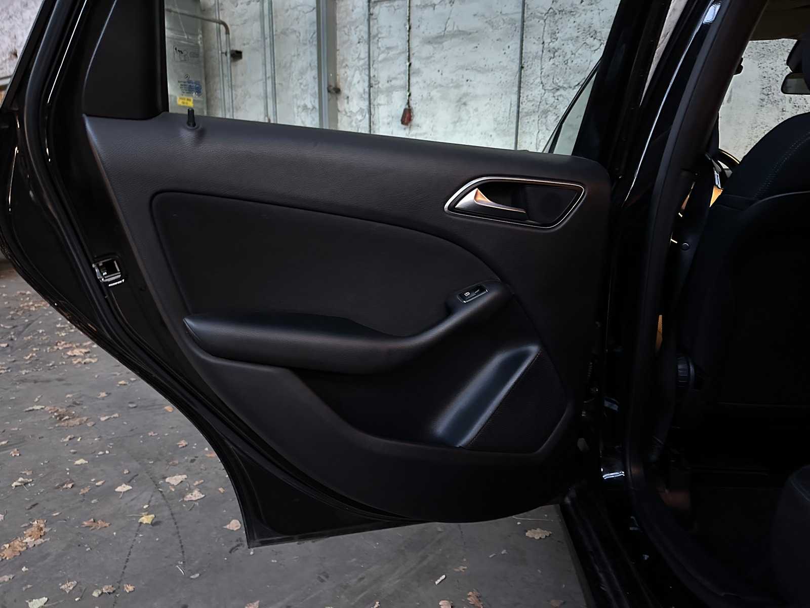 Mercedes-Benz B180 Ambition B-Klasse 122pk 2012, 97-XKZ-4