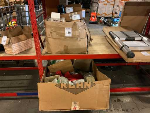 Série de différentes pièces mécaniques