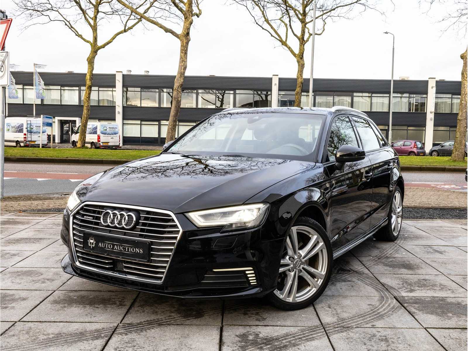 Audi a3 deals e tron 40