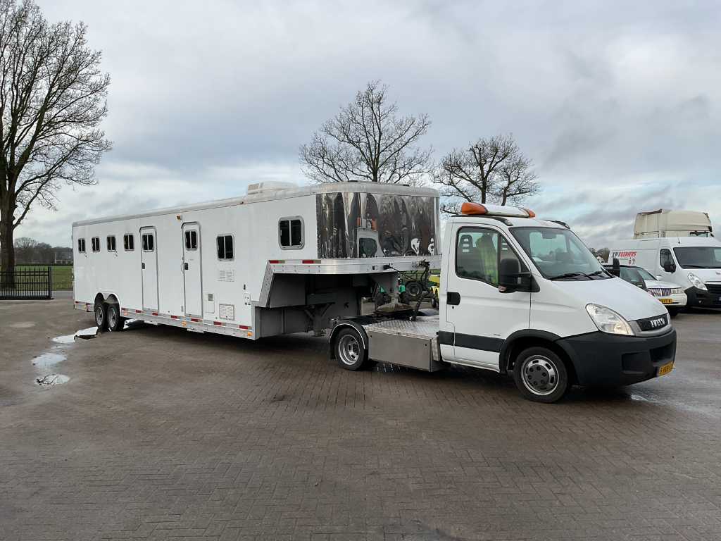 MAP BVBA Horse Trailer with Camper