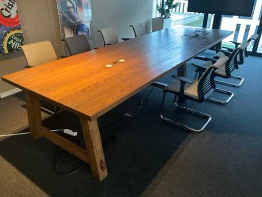 Massief houten vergadertafel