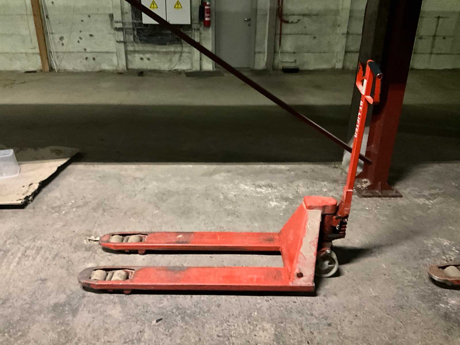 BT Lifter L 2000/11 Pallet Truck