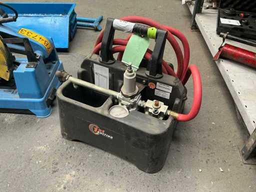 Premier détendeur pneumatique à boulonnage