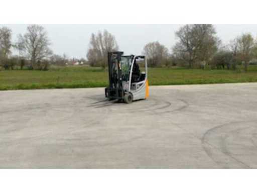 a63ae13c-4998-41ac-ba71-ccfa1fe1b6ec.mp4