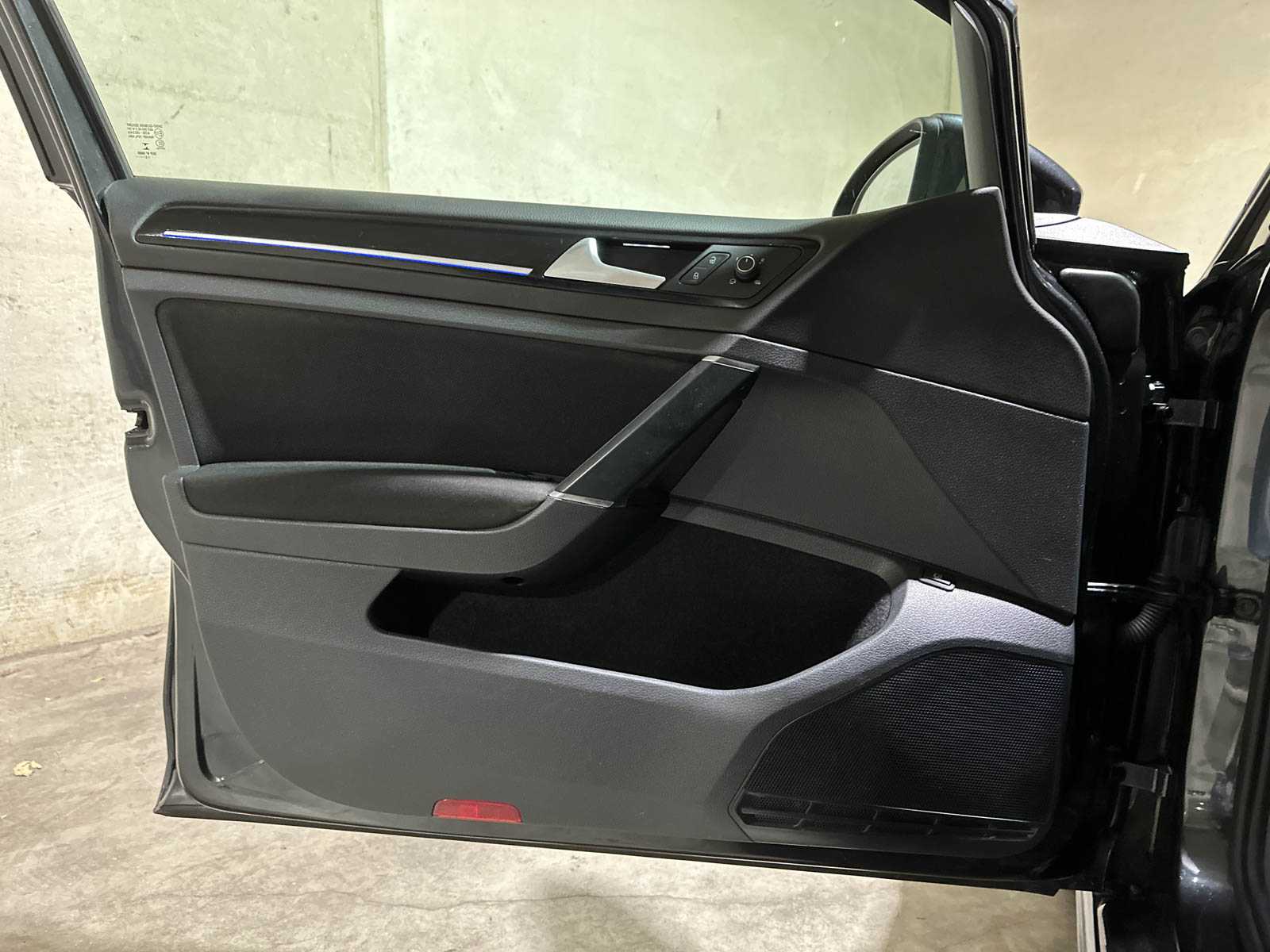 Volkswagen Golf GTE 1.4 TSI 204pk 2015 (Origineel-NL), 1-ZNB-51