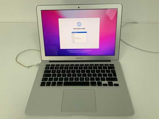 Apple A1466 13-inch MacBook Air Laptop