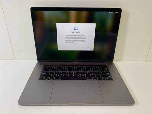 Apple MacBook Pro 15.4", Core(TM) i9 8ª generazione, 32 GB RAM, 512 GB NVMe, AMD Radeon Pro 560X 4GB