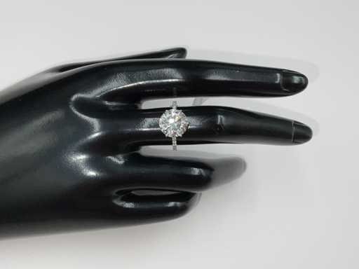 14 krt. Anello in oro bianco con diamante 4.04 crt.