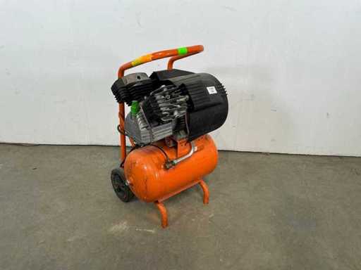 2017 Fiac FV 304-20 Compressor 400/20L