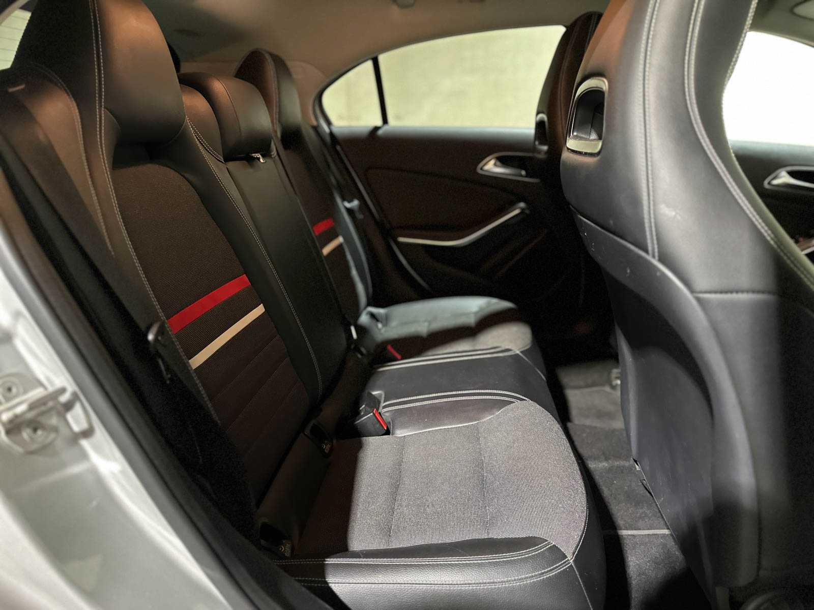 Mercedes-Benz A180 Ambition A-klasse 121pk 2012 (Origineel-NL), 75-ZJJ-1