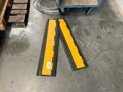 2 Kabelbrücken, Überfahrrampen, Yellow—Jackets 100cm lang Hartplastik