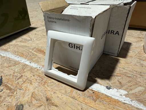 Gira - 24 - Cadru de acoperire