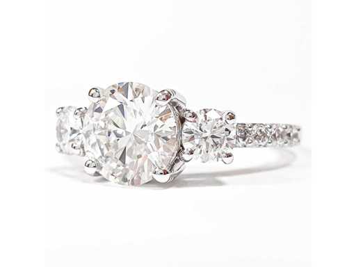 14 Karaat witgouden ring met 2,06 crt. diamant