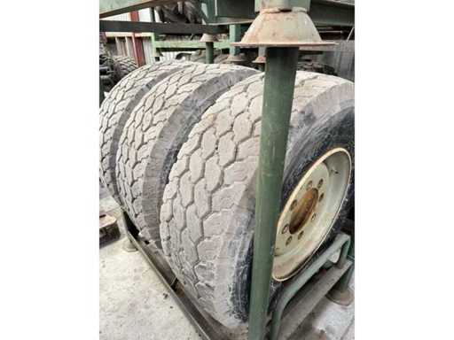 Miscellaneous - 385/65R22.5 - Truck tire