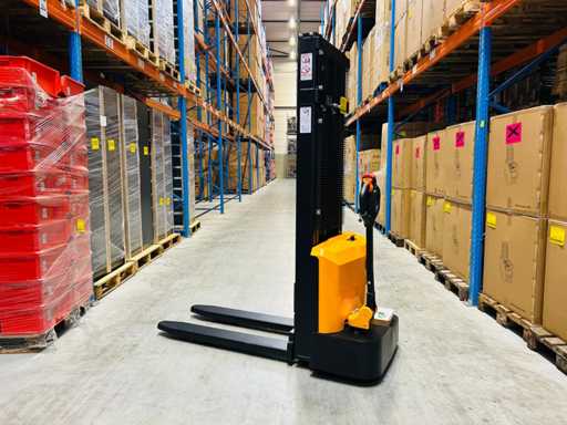 RTE - 2025 - 7861 - Stacker 3.0m