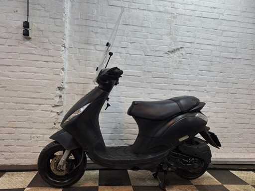 Piaggio Zip 45 km Moped-Viertakter