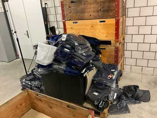 Vêtements post-travail avec lettrage